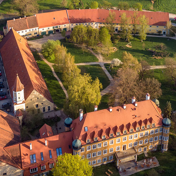 Yoga-Retreat im Schloss - das Schloss Blumenthal von oben