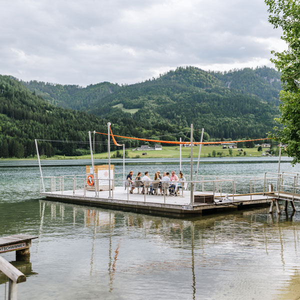 Die Seeterrasse des Seehotels Weissensee