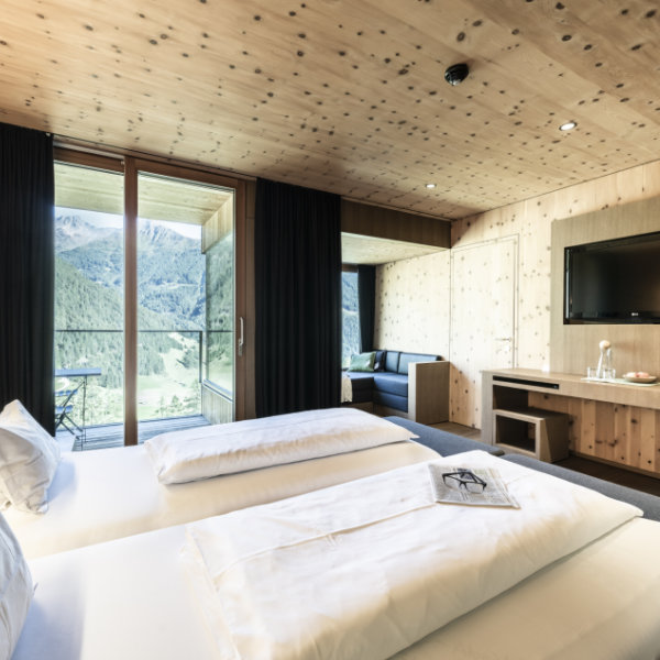 Gradonna 11 Die Seeterrasse des Seehotels Weissensee