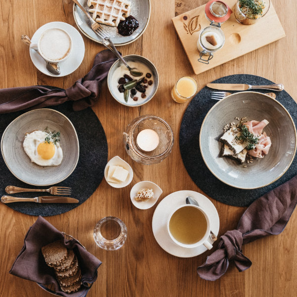 Ein Teller mit leckerem Essen